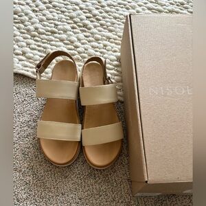 New Nisolo go to flat form Sandals with Leather Straps in bone color 7.5